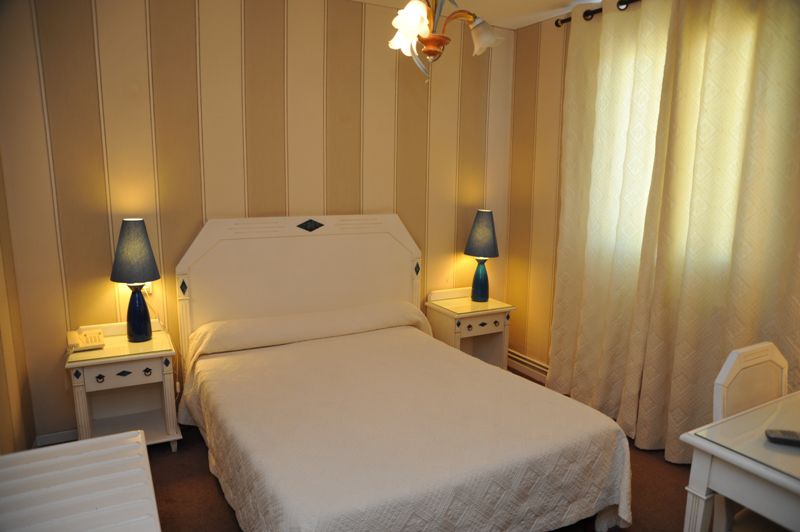 Hotel L'Aragon Carcassonne Ruang foto